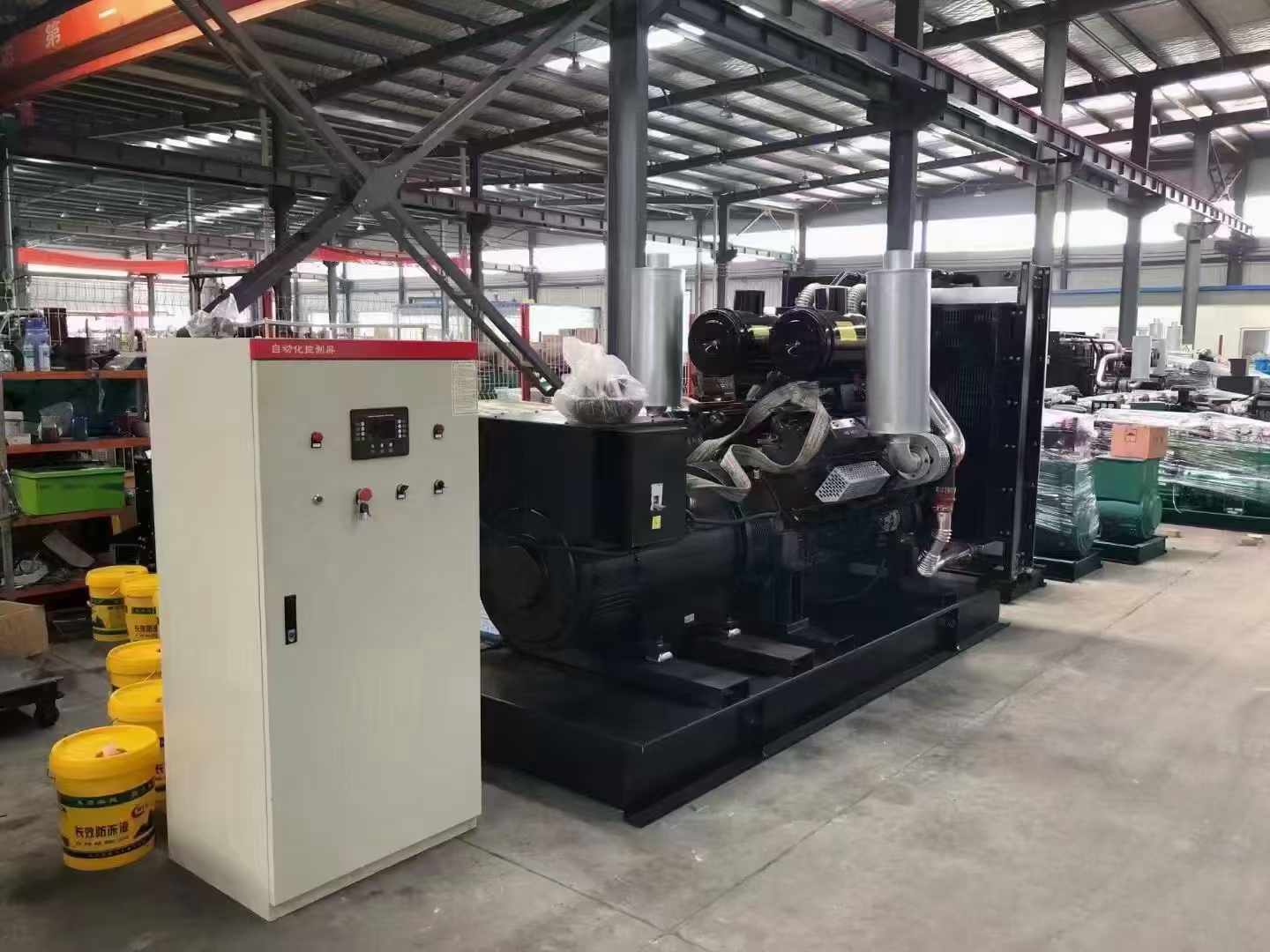 电白柴油发电机运行时的噪音和振动水平如何？
