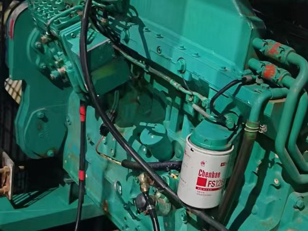 电白如何确定新的发电机组控制系统是否与原系统兼容？